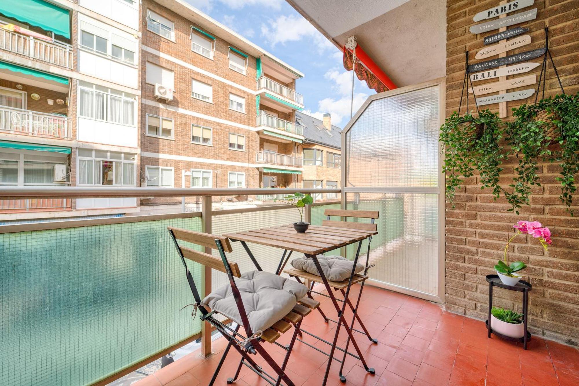 B Casacafe Madrid Pozuelo 2 Bano Fuera De La Habitacion O Compartido Pozuelo de Alarcón Esterno foto
